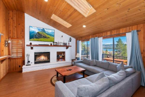 North Shore Chalet Lake View, Spa and Game Rooms